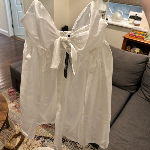 Lulus Baby Girl White Satin Babydoll Mini Dress With Pockets - Picture 2 of 3